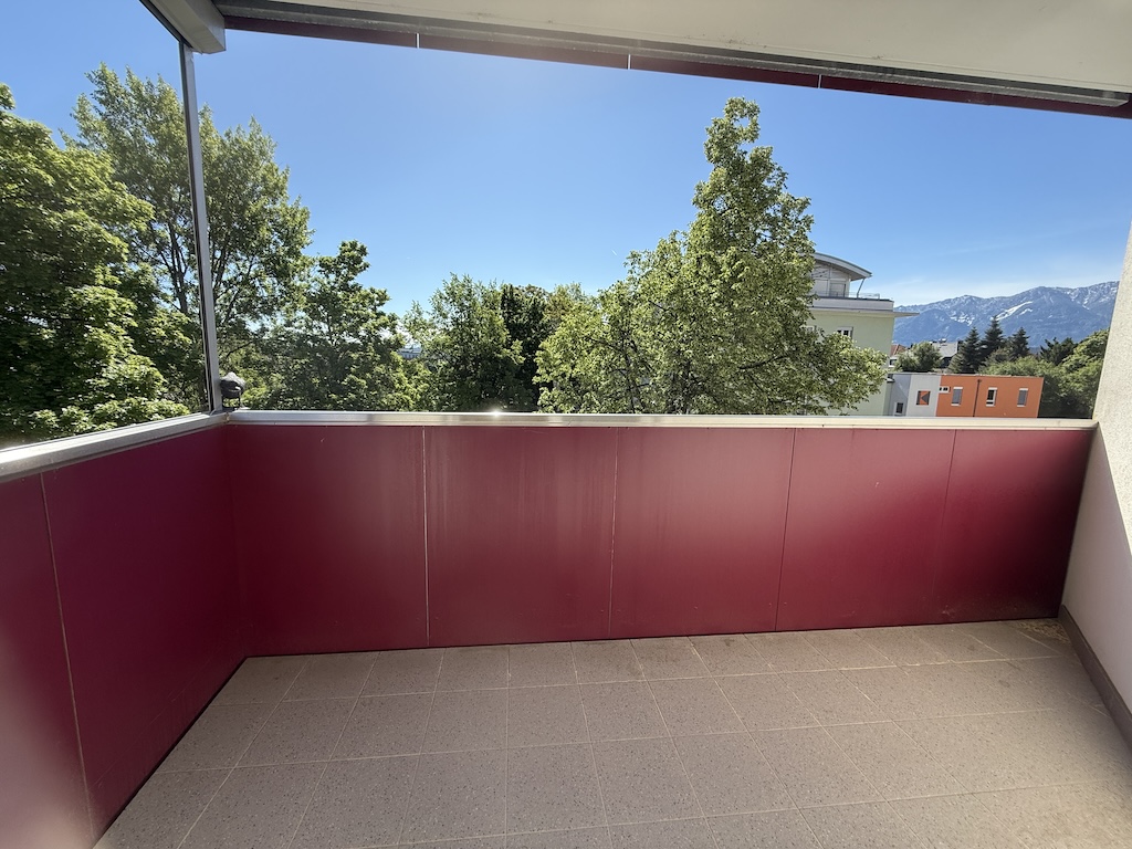 Moderne 3-Zimmer-Wohnung mit Balkon und Tiefgarage – ruhige Ostlage